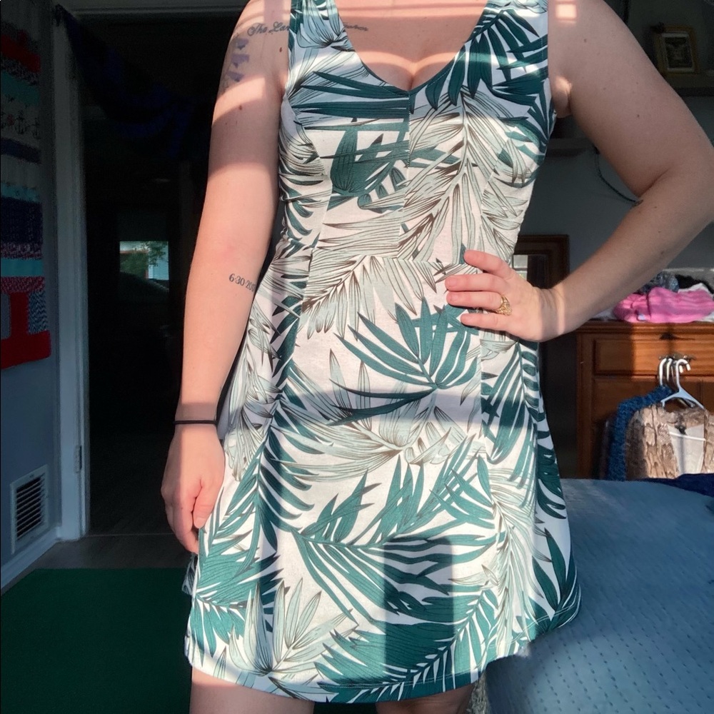 H&M Green leaf short dress